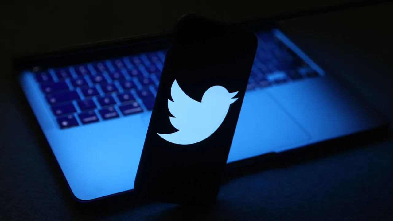 How do I check for social media account association? Supports WhatsApp and Telegram status recognition