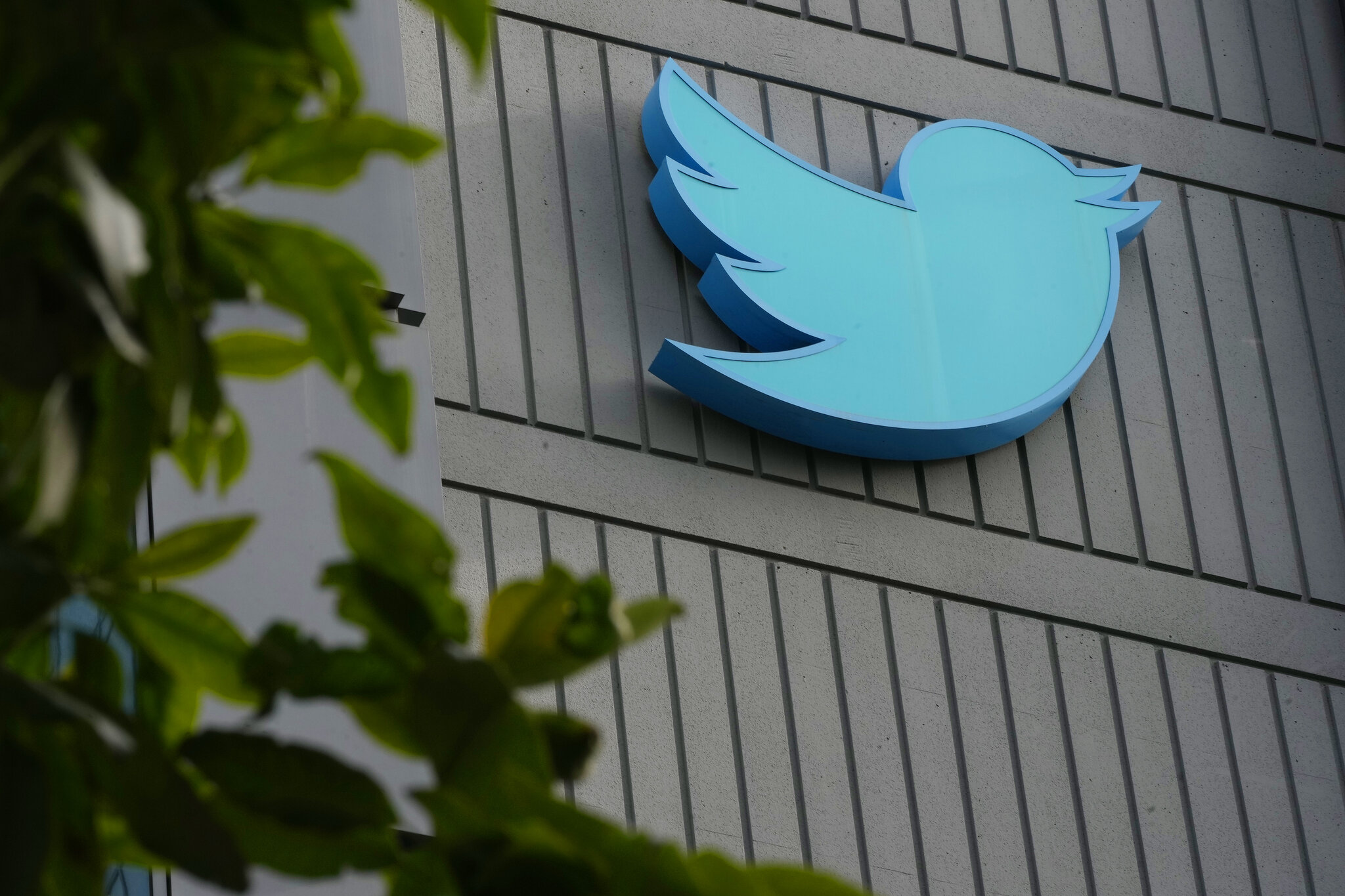 Using Twitter Hotspot Capture to Accurately and Efficiently Screen Twitter Numbers